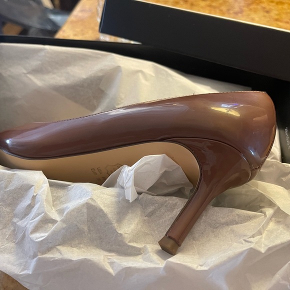 Nina Brown Stiletto Heels with Pointed Toe - Picture 4 of 6